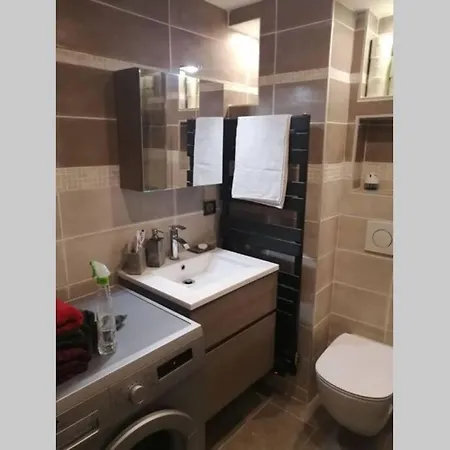 Motte A 2 Pas De La Plage. Apartment